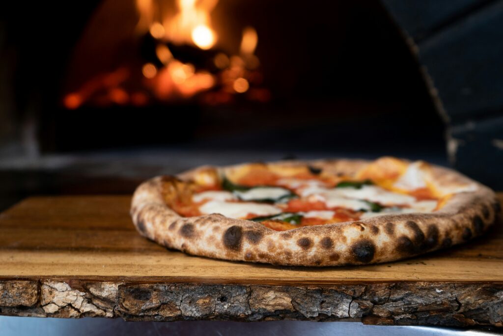 Foto di una pizza appena cotta